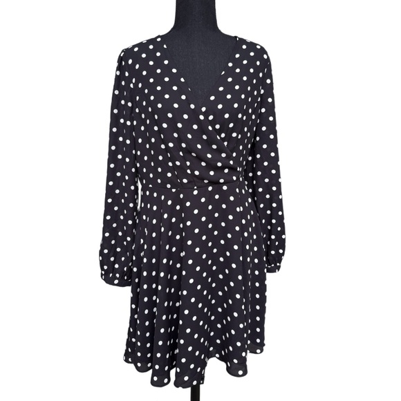 Express Dresses & Skirts - Express Black White Polka Dot Wrap Dress Women’s Size M Knee Length V-Neck
